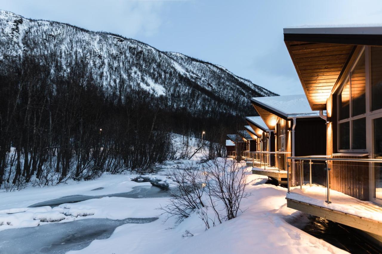 Explorer Cabin-River view,1397996972:JPEG